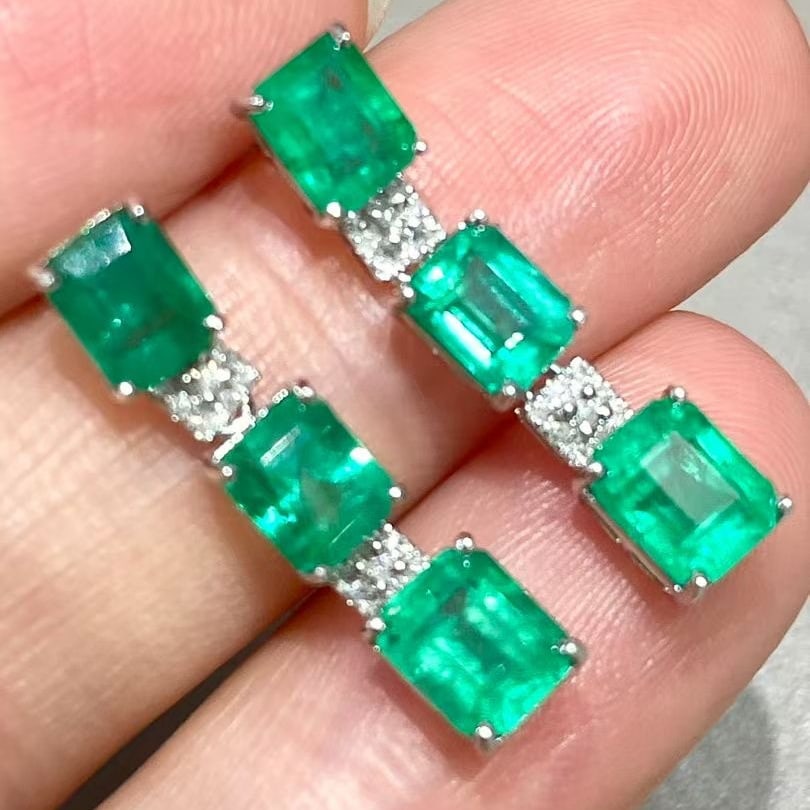 14k Gold 3.65 Ct Natural Emerald & Diamond Earrings - 2