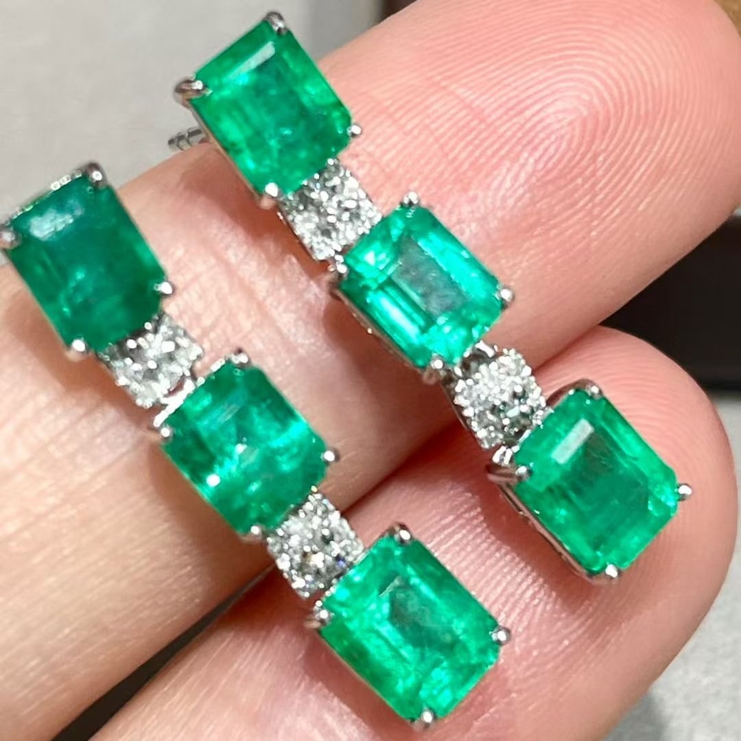 14k Gold 3.65 Ct Natural Emerald & Diamond Earrings - 4