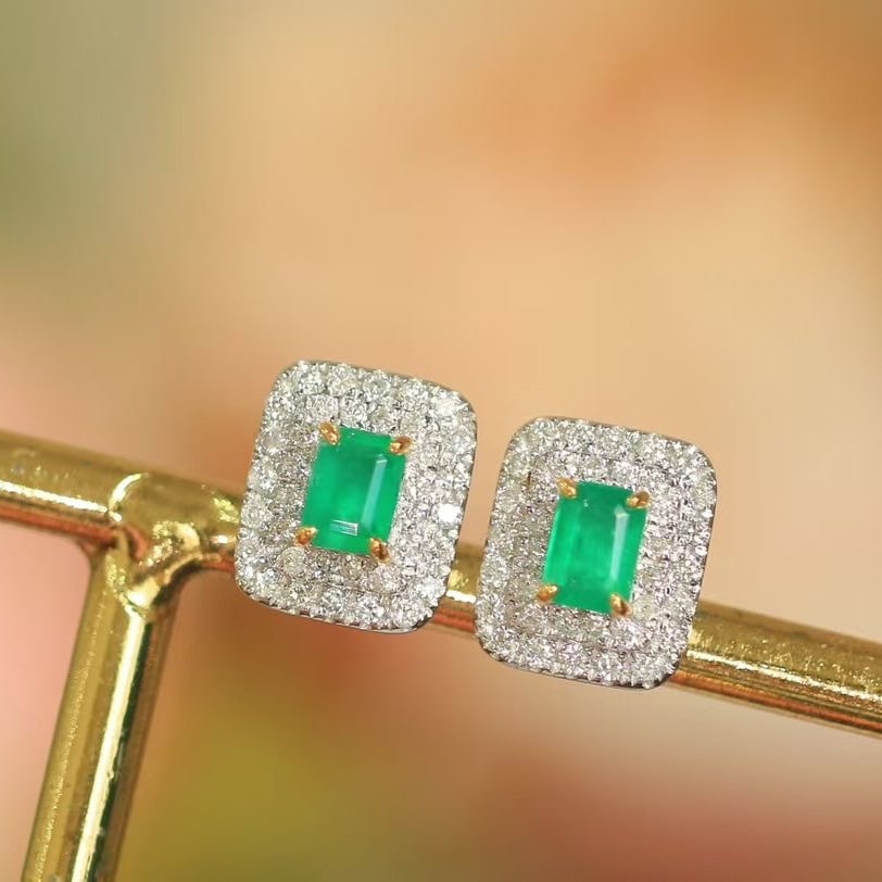 14k Gold 0.68 Ctw Natural Emerald & Diamond Earrings - 4