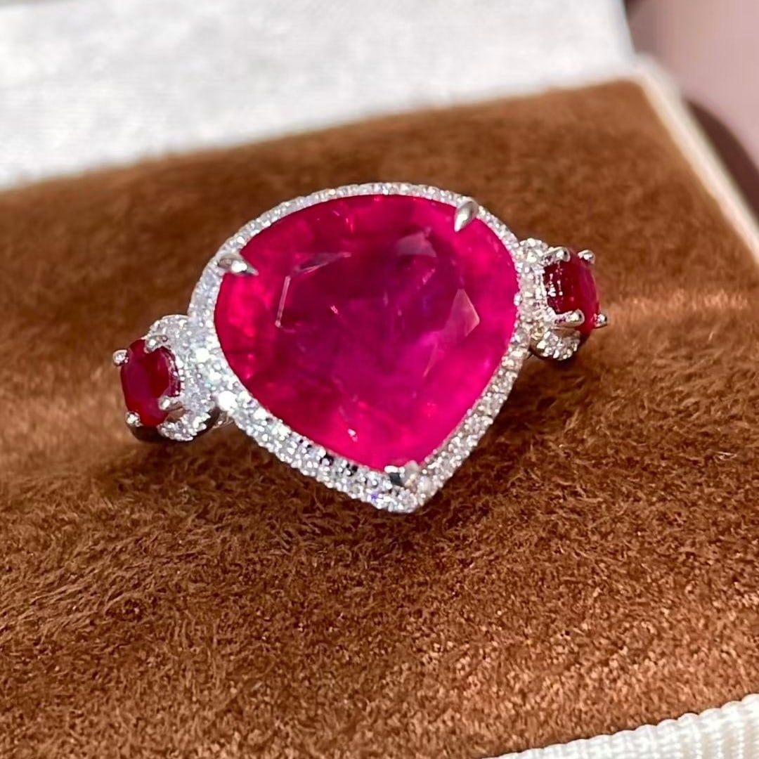 14k Gold 4.71 Ctw Natural Tourmaline & Ruby Ring: Ref:230995212 // gold content:14k gold // ring size:7. 25us // // main gemstone:tourmaline // shape:heart // carat weight:4. 33ct // color:red // treatment:natural // // adjacent gemstone 2 : ruby //