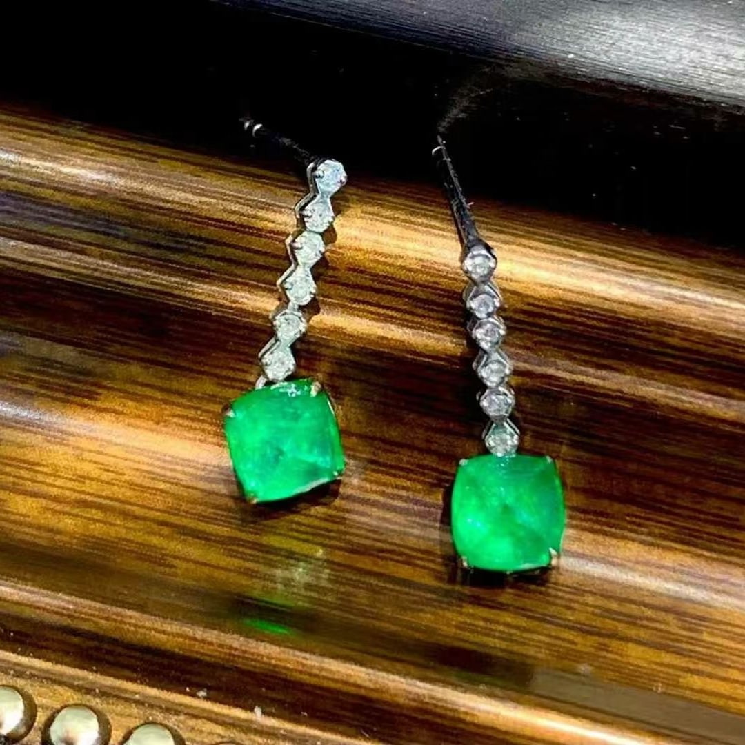 14k Gold 2 Ct Natural Emerald & Diamond Earrings - 4