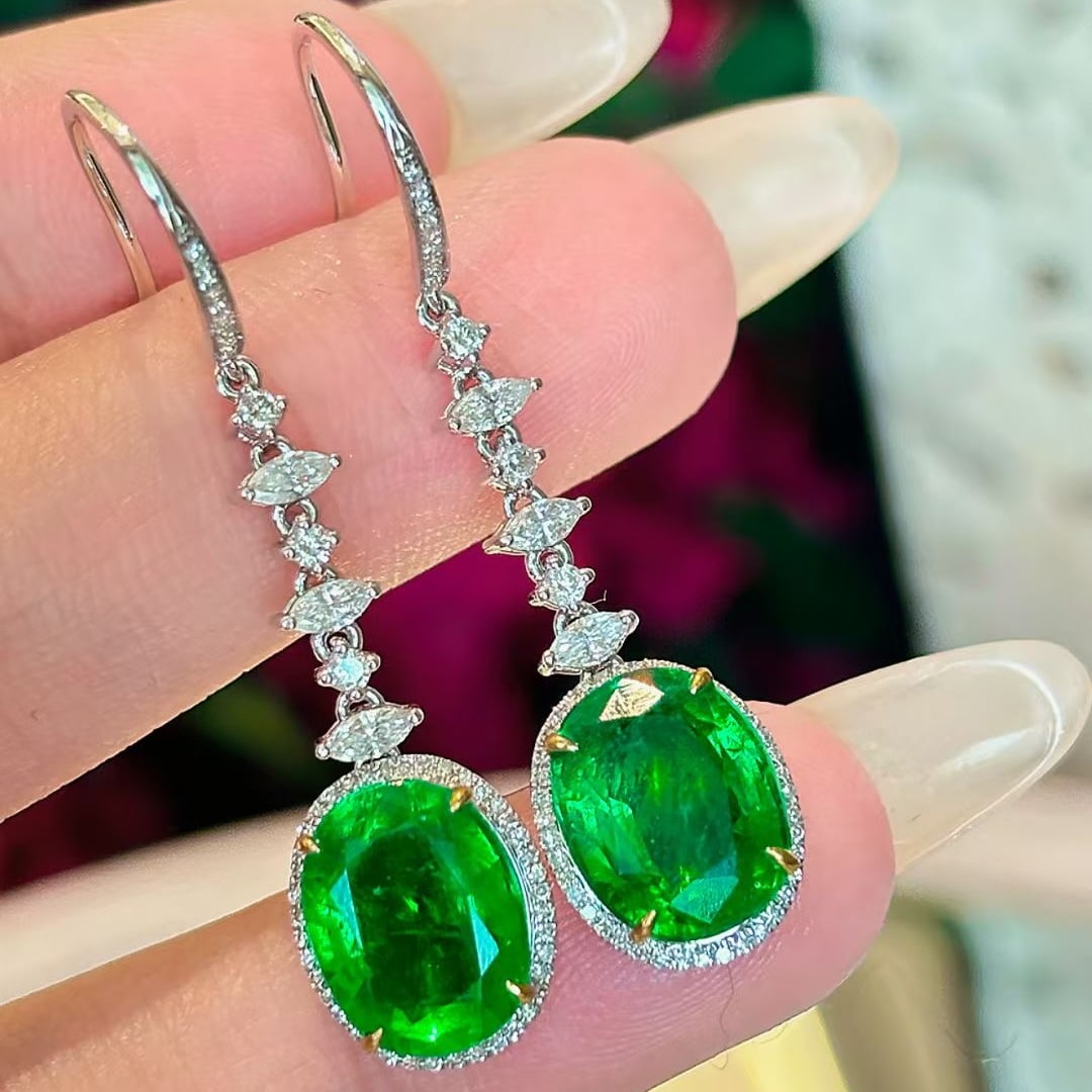 14k Gold 5.65 Ct Natural Emerald & Diamond Earrings - 2