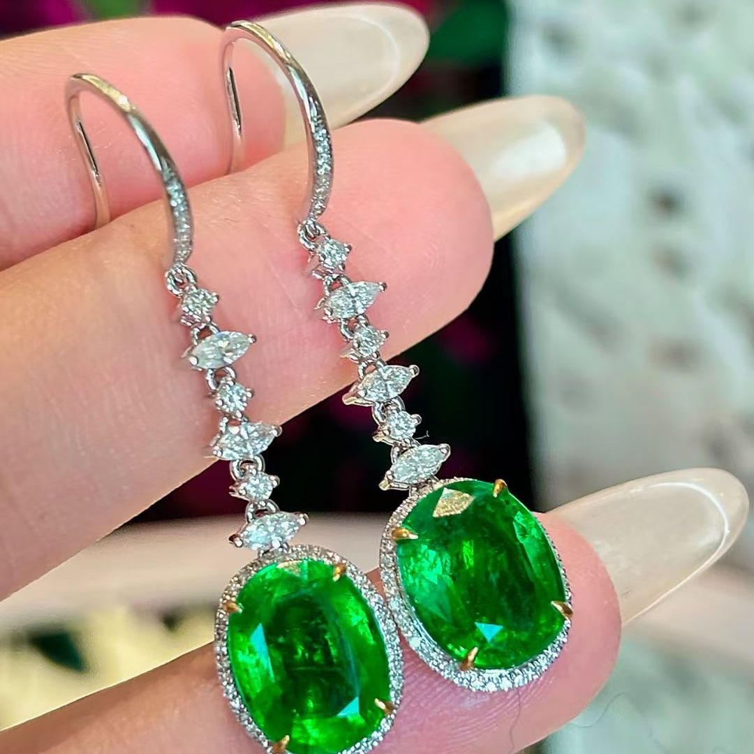 14k Gold 5.65 Ct Natural Emerald & Diamond Earrings - 3