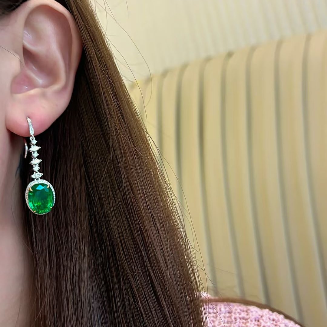 14k Gold 5.65 Ct Natural Emerald & Diamond Earrings - 4