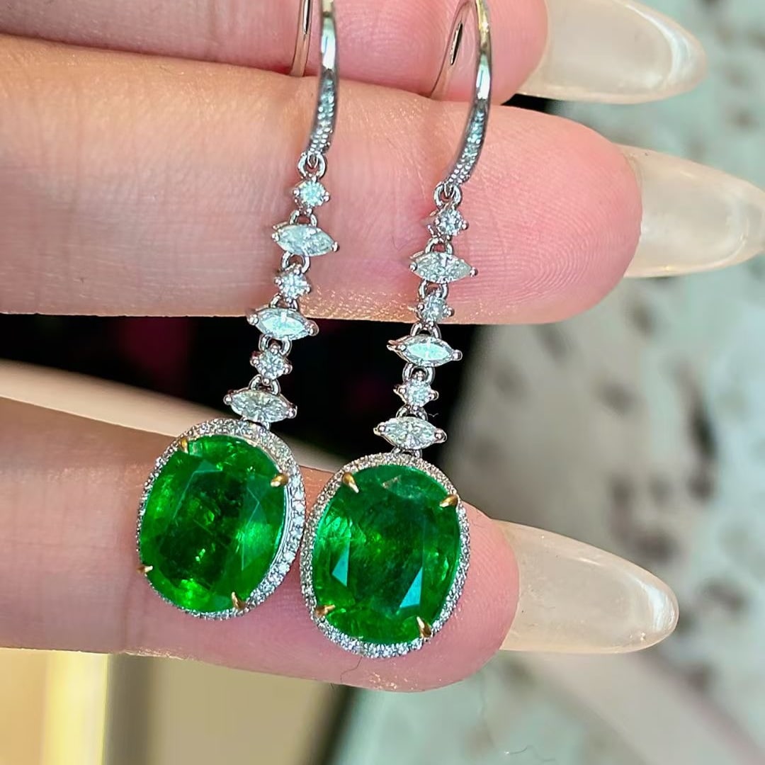 14k Gold 5.65 Ct Natural Emerald & Diamond Earrings - 5