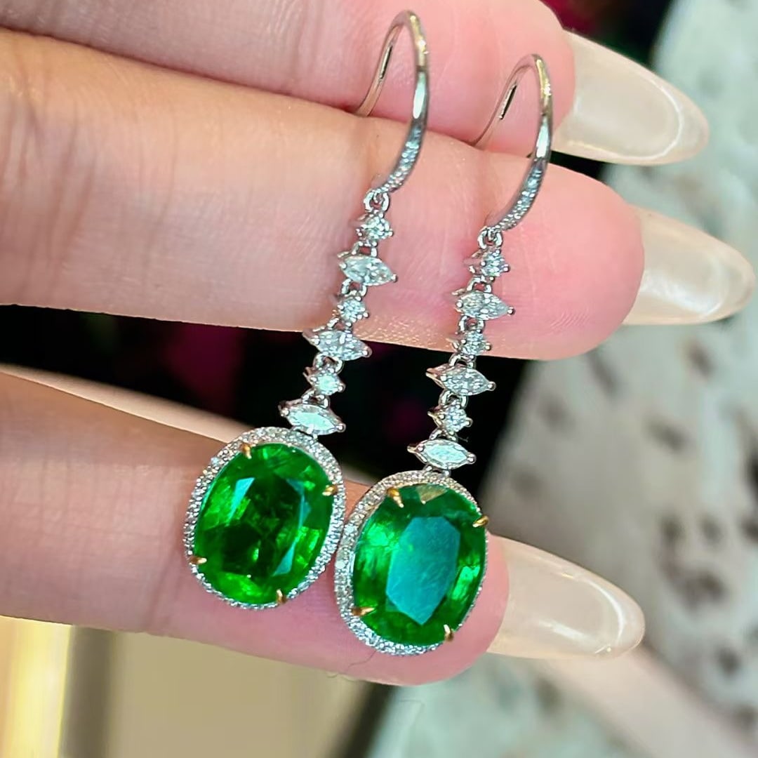 14k Gold 5.65 Ct Natural Emerald & Diamond Earrings - 6