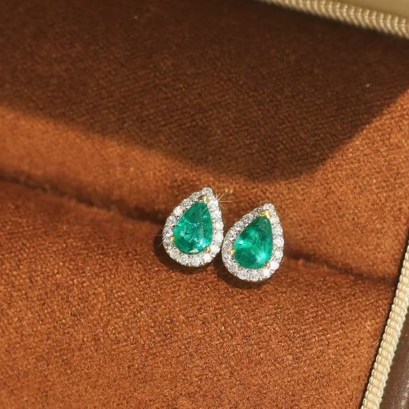 14k Gold 0.85 Ctw Natural Emerald & Diamond Earrings - 2