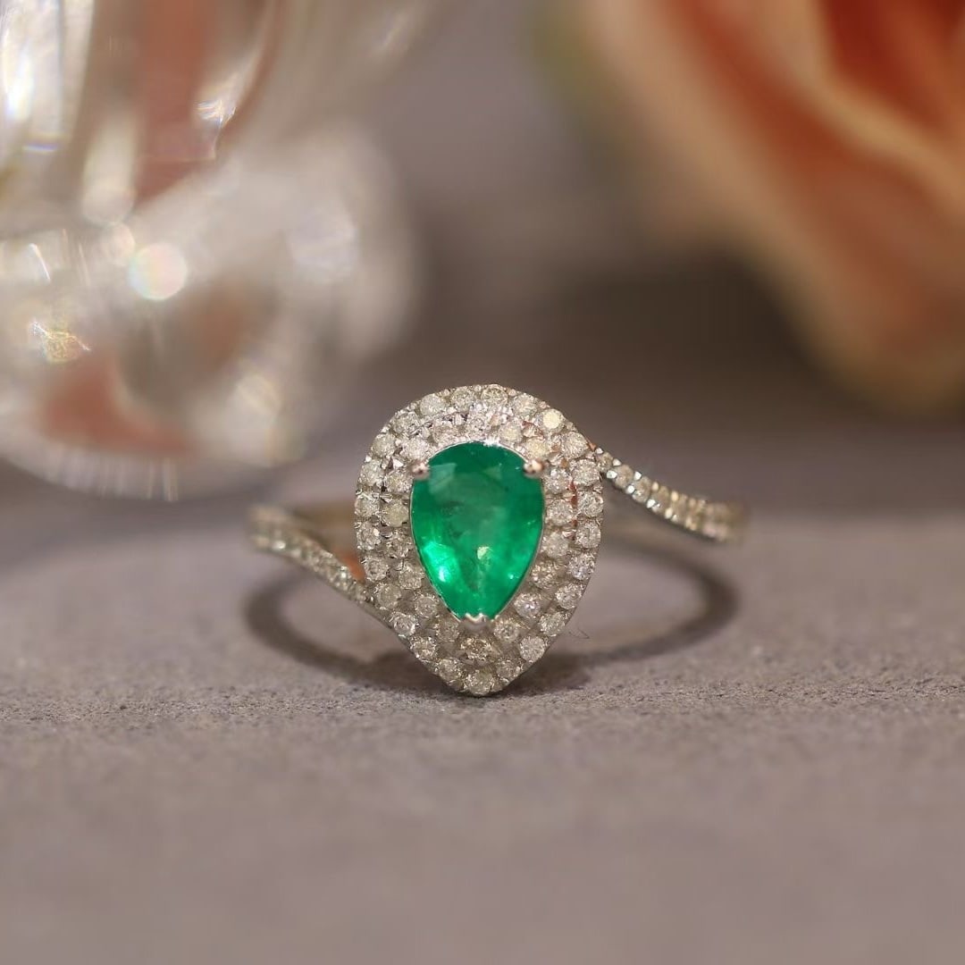 14k Gold 0.91 Ctw Natural Emerald & Diamond Ring - 5