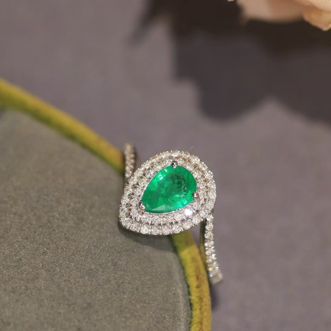 14k Gold 0.91 Ctw Natural Emerald & Diamond Ring - 7