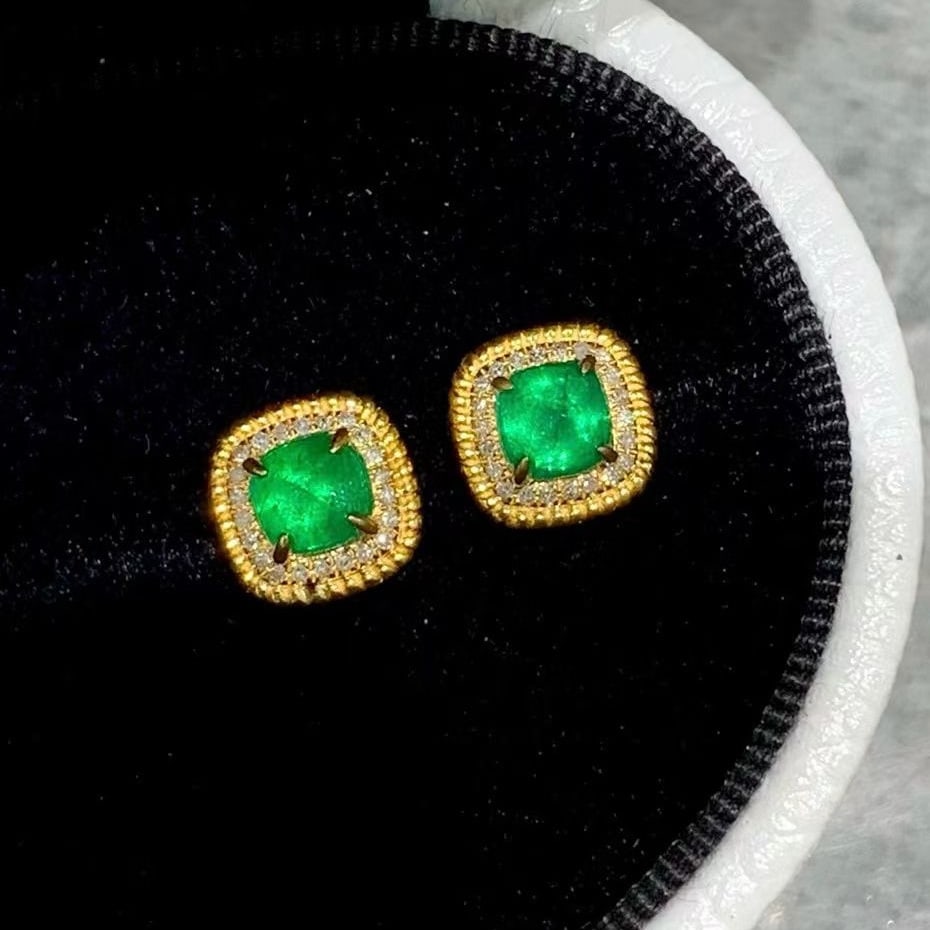 14k Gold 1.5 Ct Natural Emerald & Diamond Earrings - 4