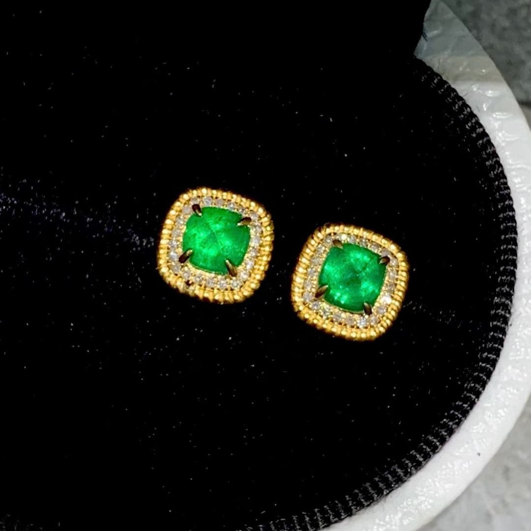 14k Gold 1.5 Ct Natural Emerald & Diamond Earrings - 5