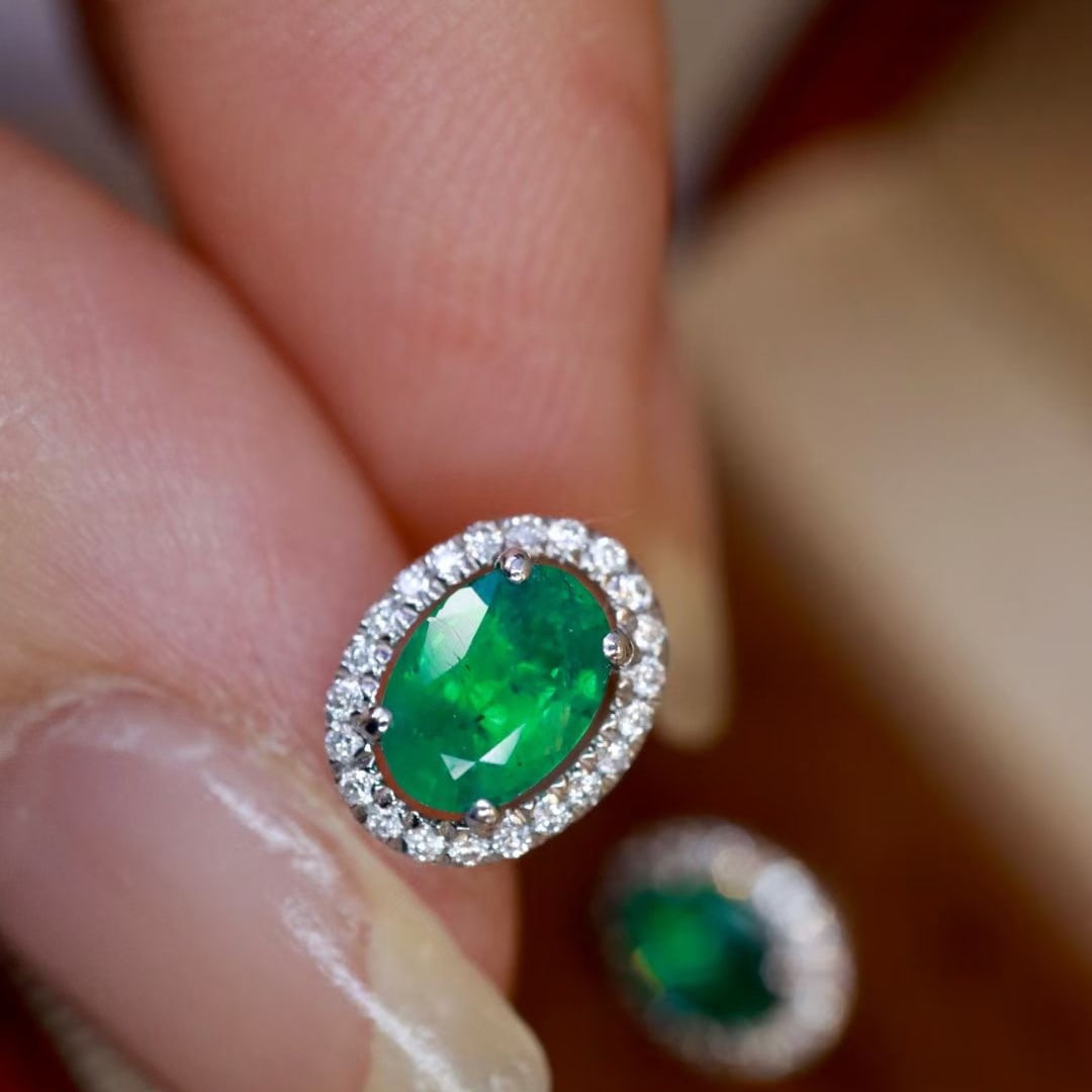 14k Gold 1.03 Ctw Natural Emerald & Diamond Earrings - 3