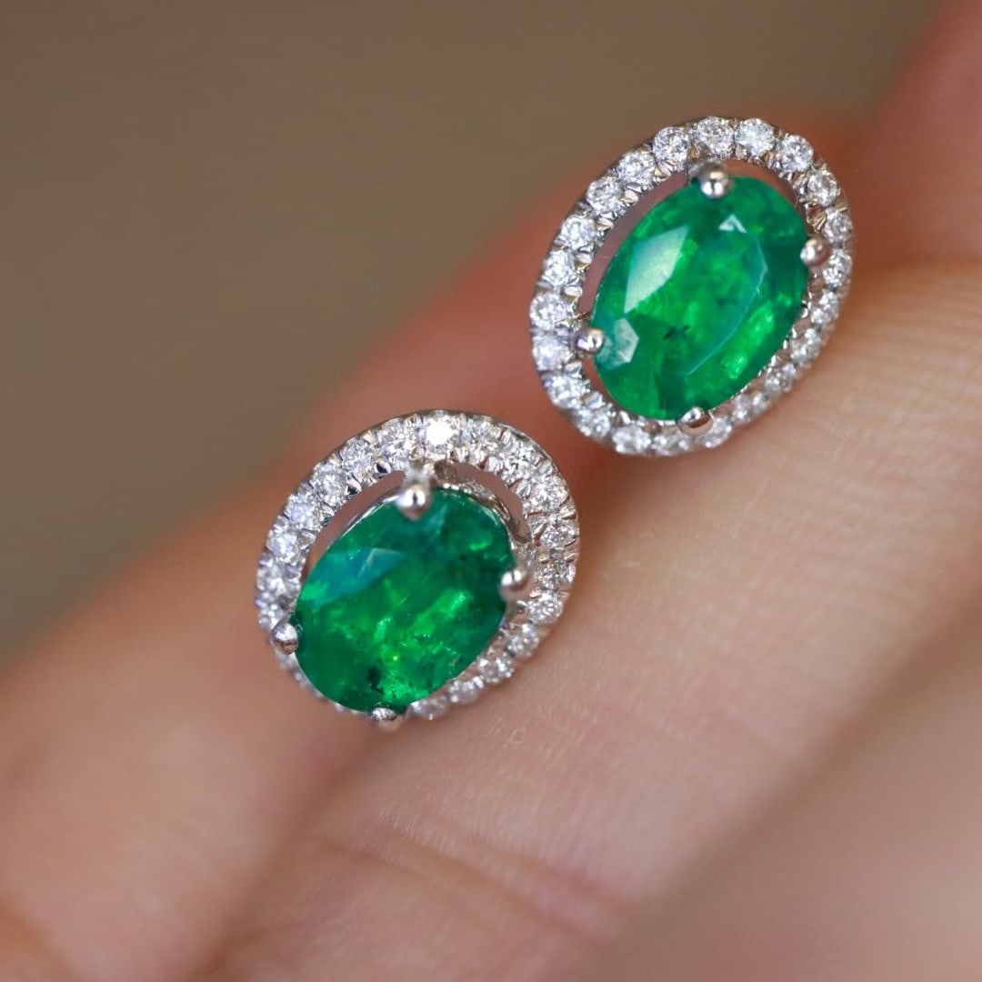 14k Gold 1.03 Ctw Natural Emerald & Diamond Earrings - 5