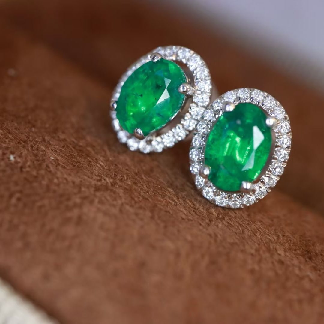 14k Gold 1.03 Ctw Natural Emerald & Diamond Earrings - 6