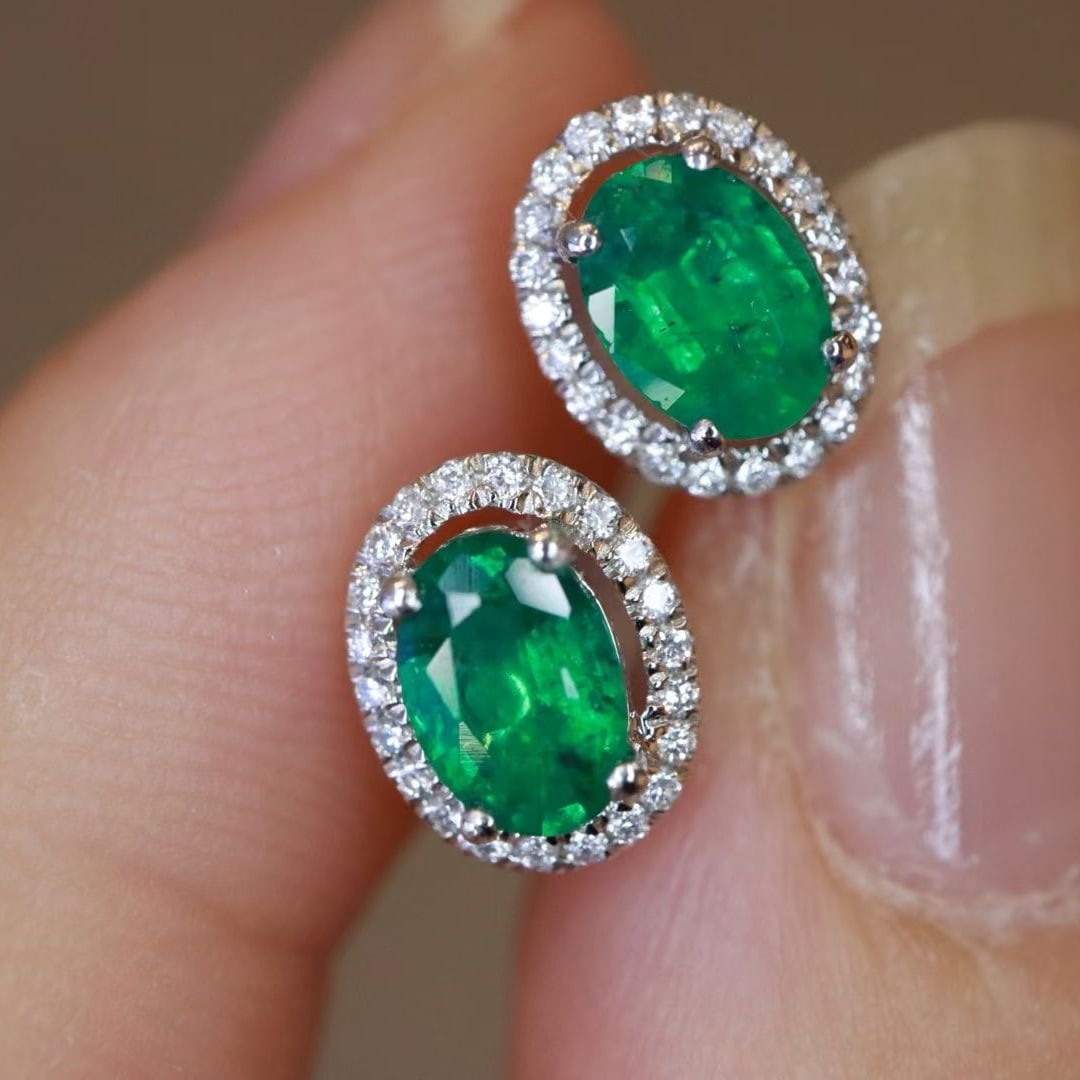 14k Gold 1.03 Ctw Natural Emerald & Diamond Earrings - 7