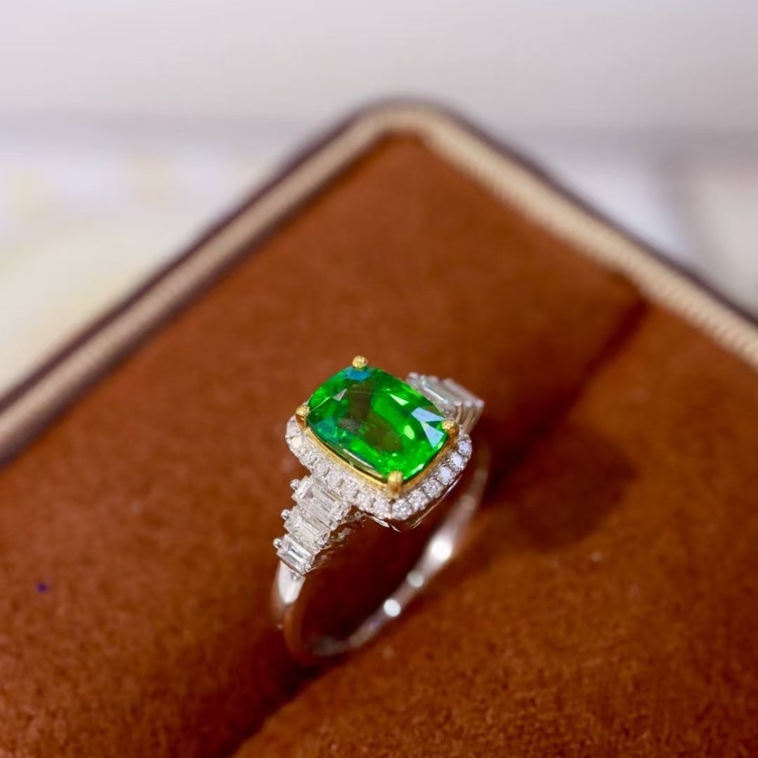 14k Gold 2.05 Ctw Natural Tsavorite & Diamond Ring - 5