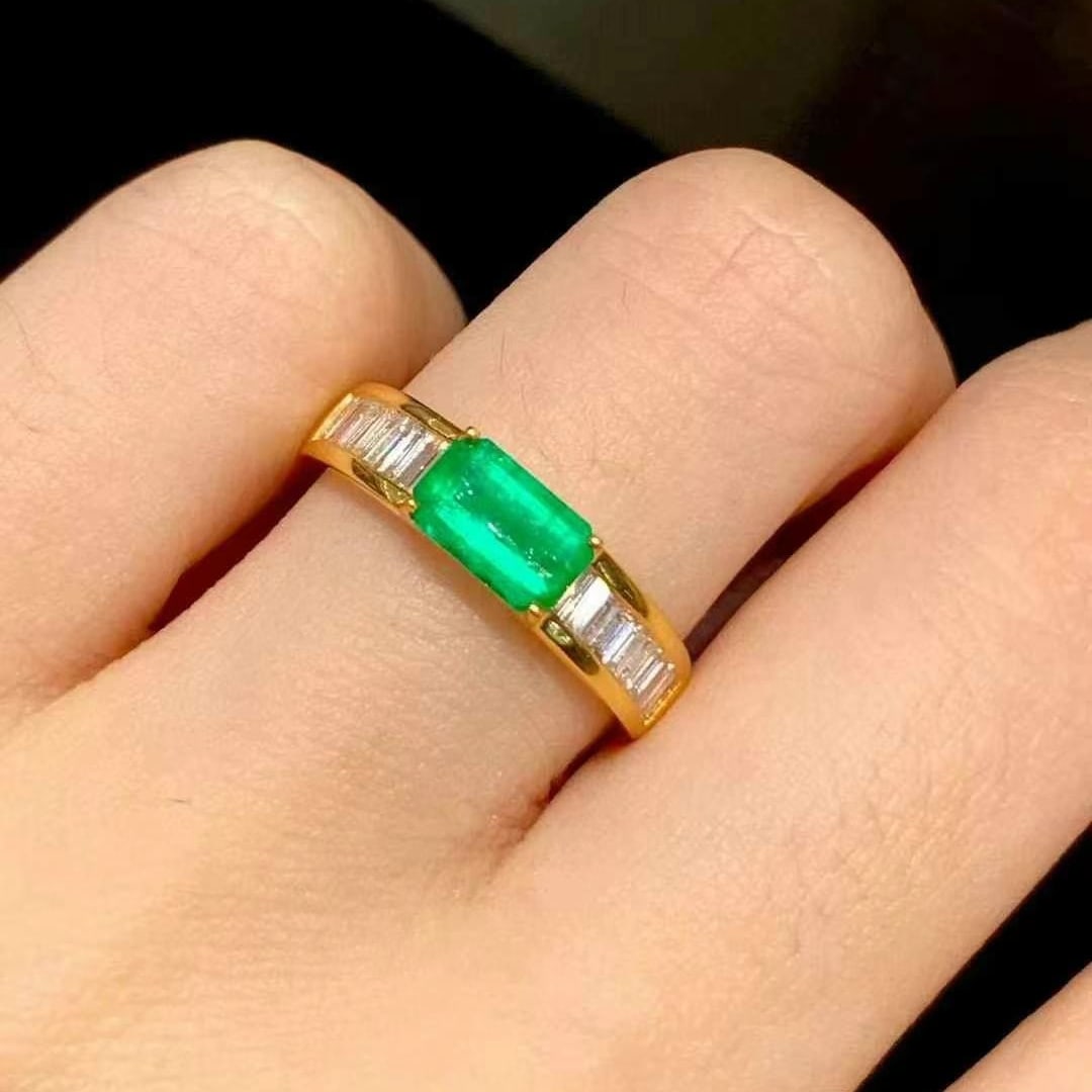 14k Gold 0.85 Ct Natural Emerald & Diamond Ring - 4