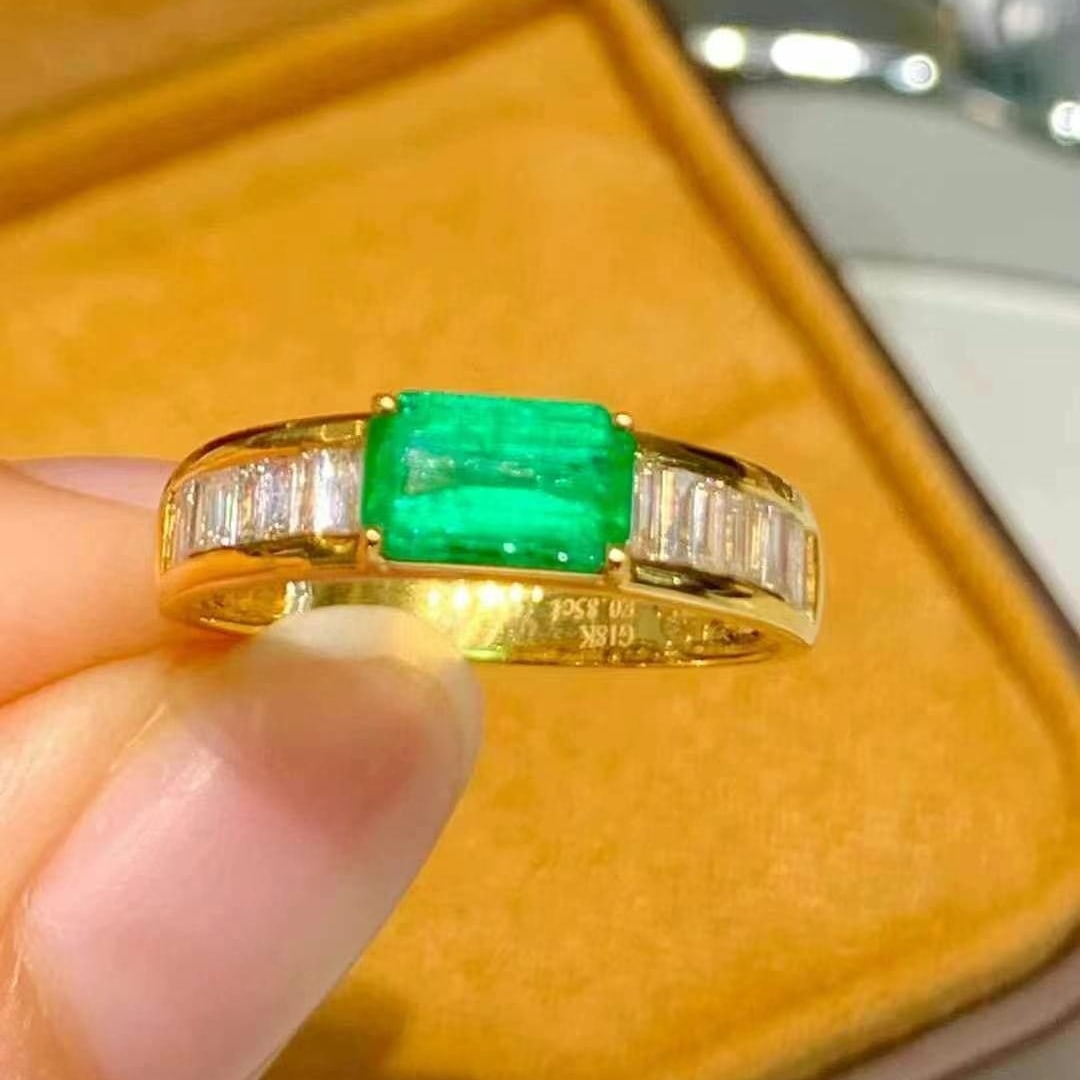 14k Gold 0.85 Ct Natural Emerald & Diamond Ring - 6