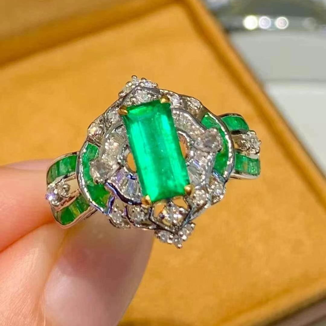 14k Gold 0.82 Ct Natural Emerald & Diamond & Emerald Ring: Ref:230995248 // gold content:14k gold // ring size:7. 25us // // main gemstone:emerald // shape:octagonal // carat weight:0. 82ct // color:green // treatment:natural // // adjacent gemstone 2 :