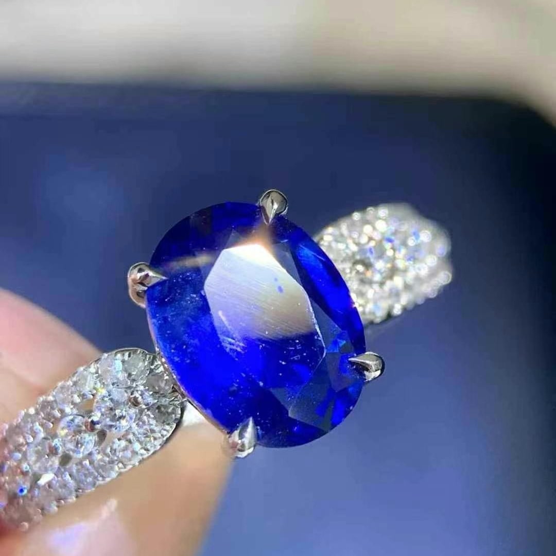 14k Gold 1.98 Ctw Natural Sapphire & Diamond Ring: Ref:230995251 // gold content:14k gold // ring size:7. 25us // // main gemstone:sapphire // shape:oval // carat weight:1. 76ct // color:blue // treatment:natural // // adjacent gemstone 2 : diamond //
