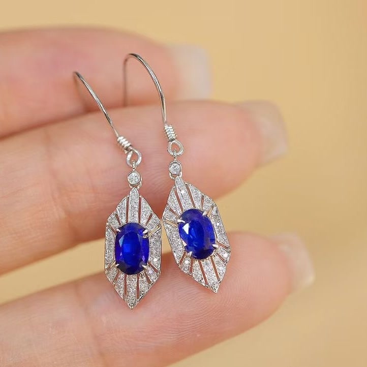 14k Gold 1 Ct Natural Sapphire & Diamond Earrings: Ref:230995255 // gold content:14k gold // main gemstone:sapphire // shape:oval // carat weight:1ct // color:blue // treatment:natural // // adjacent gemstone 2 : diamond // shape:round // clarity