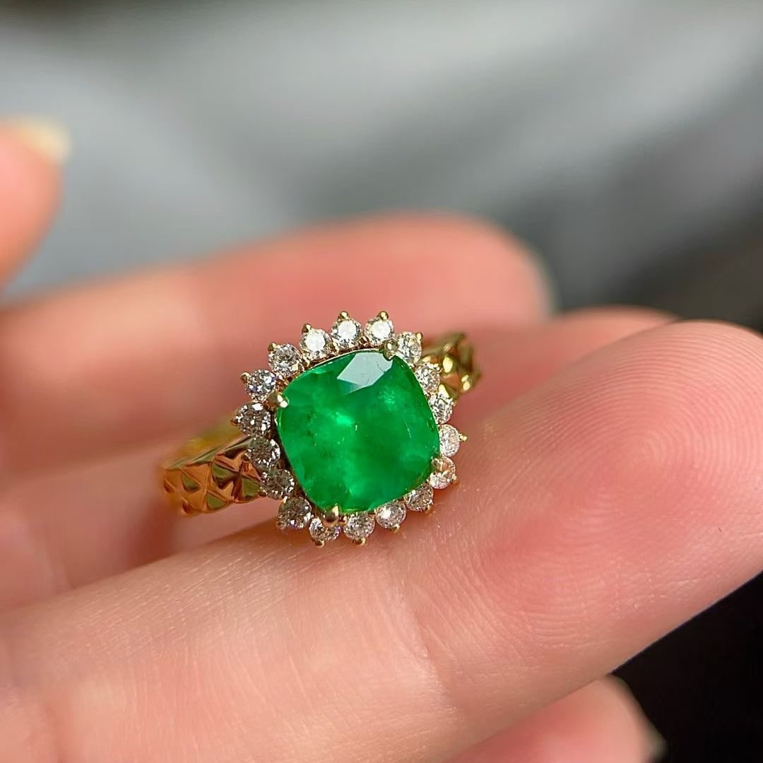 14k Gold 2.04 Ctw Vivid Green Natural Emerald & Diamond Ring - 5
