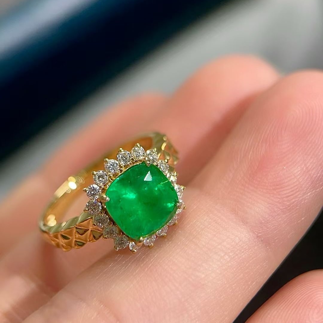14k Gold 2.04 Ctw Vivid Green Natural Emerald & Diamond Ring - 6