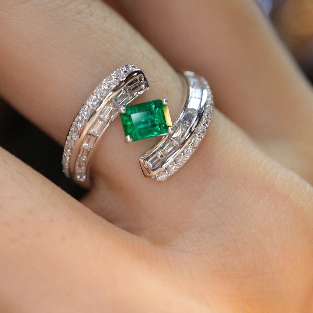 14k Gold 1.12 Ctw Vivid Green Natural Emerald & Diamond Ring - 6