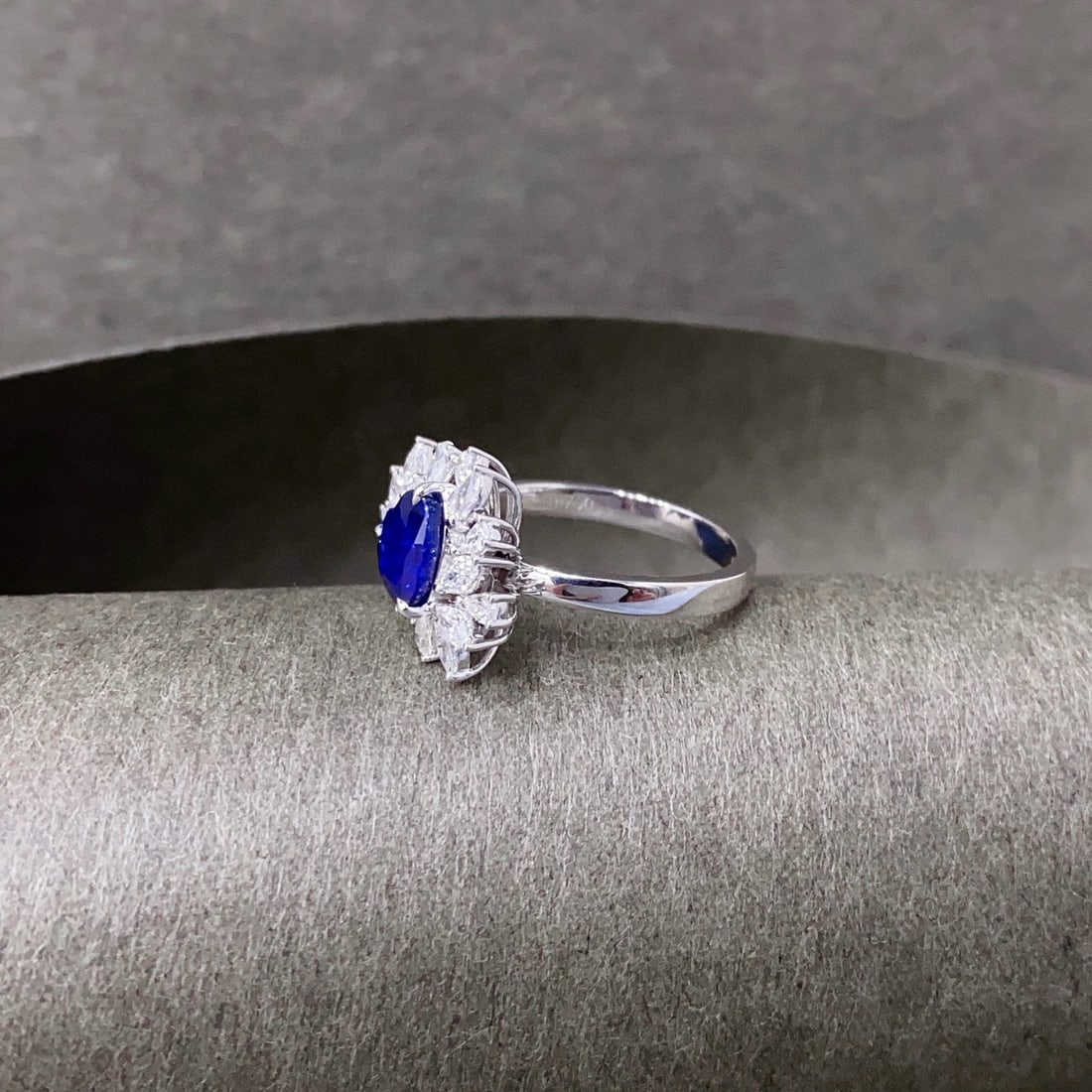 14k Gold 2.93 Ctw Natural Sapphire & Diamond Ring - 3