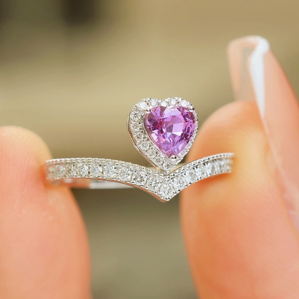 14k Gold 0.56 Ct Natural Sapphire & Diamond Ring: Ref:230996017 // gold content:14k gold // ring size:7. 25us // // main gemstone:sapphire // shape:heart // carat weight:0. 56ct // color:purple // treatment:natural // // adjacent gemstone 2 :
