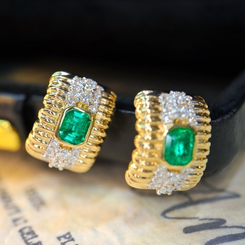 14k Gold 1.09 Ctw Vivid Green Natural Emerald & Diamond Earrings - 6