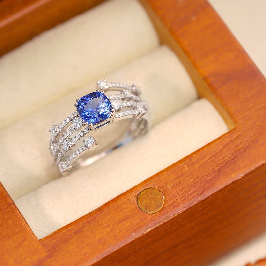 14k Gold 1.70 Ctw Natural Sapphire & Diamond Ring - 6