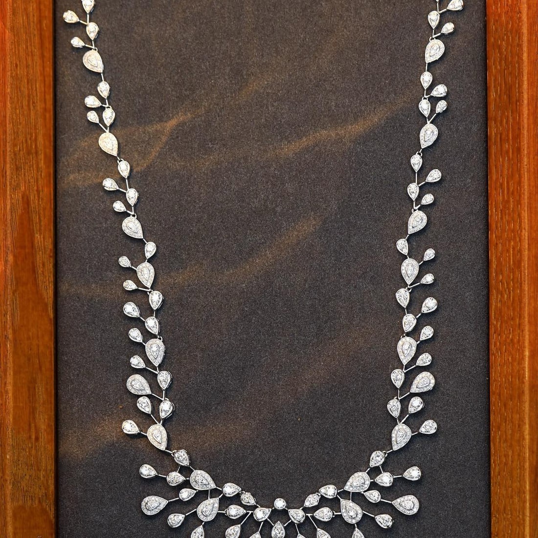 14k Gold 6.8 Ct Natural H Diamond Necklace: Ref:230996028 // gold content:14k gold // main gemstone:diamond // shape:round // carat weight:6. 8ct // clarity grade:vs-si // color:h // treatment:natural // cut grade:g // Condition: New Low