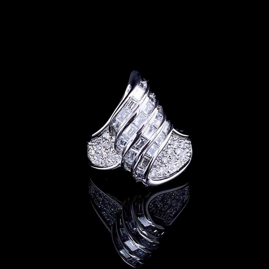 14k Gold 1.73 Ct Natural H Diamond Ring: Ref:230996029 // gold content:14k gold // ring size:7. 25us // // main gemstone:diamond // shape:multiply // carat weight:1. 73ct // clarity grade:vs-si // color:h // treatment:natural // Condition:
