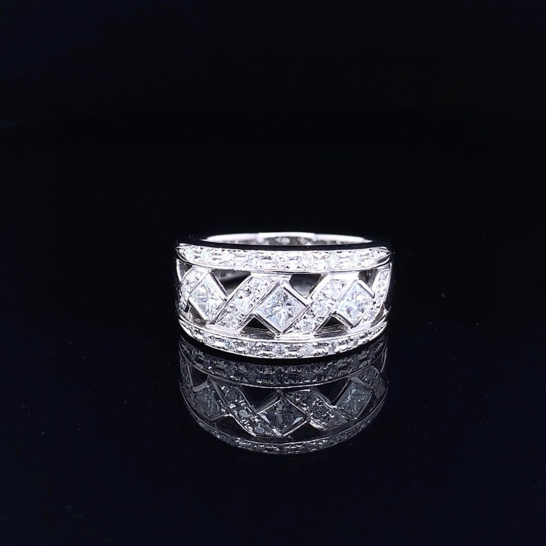 14k Gold 0.71 Ct Natural H Diamond Ring: Ref:230996030 // gold content:14k gold // ring size:7. 25us // // main gemstone:diamond // shape:multiply // carat weight:0. 71ct // clarity grade:vs-si // color:h // treatment:natural // Condition: