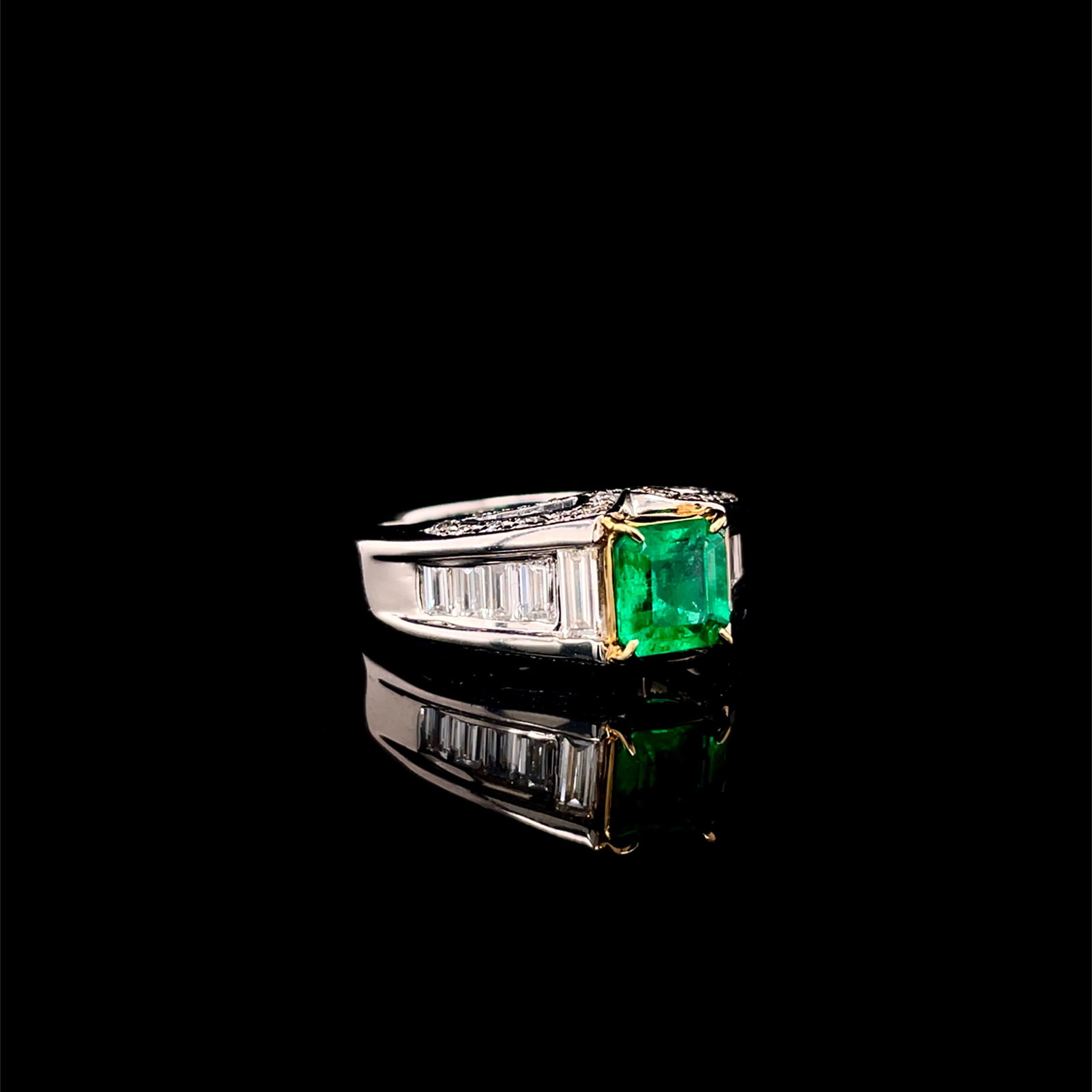 14k Gold 2.25 Ctw Vivid Green Natural Emerald & Diamond Ring - 2