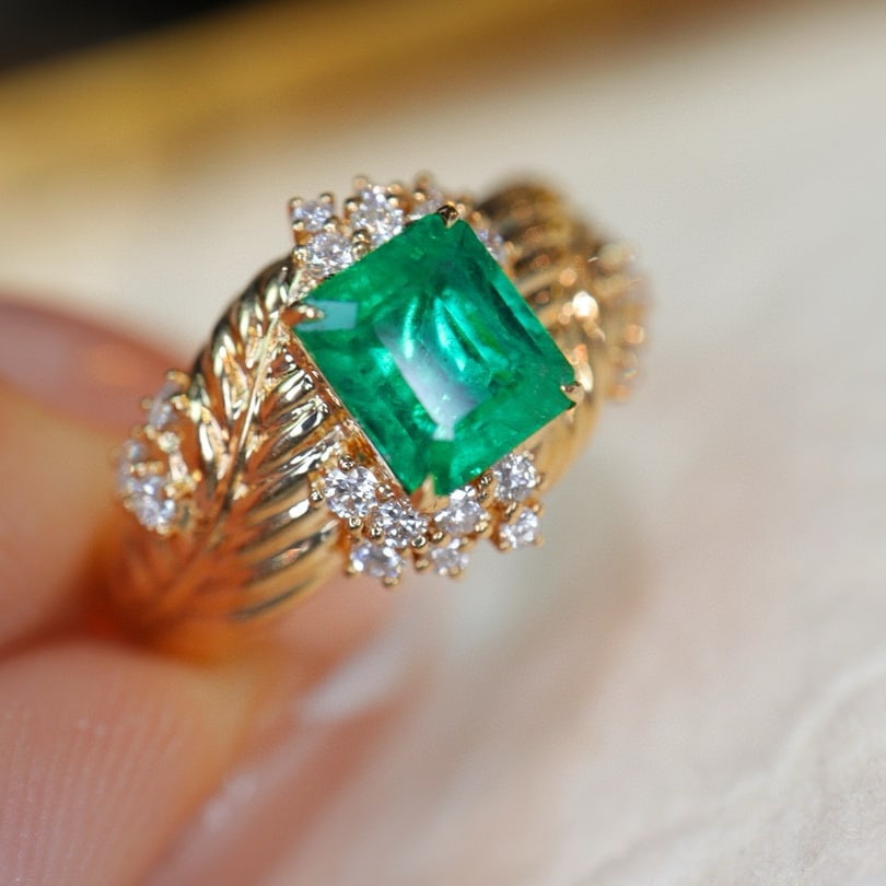 14k Gold 1.21 Ctw Vivid Green Natural Emerald & Diamond Ring - 2