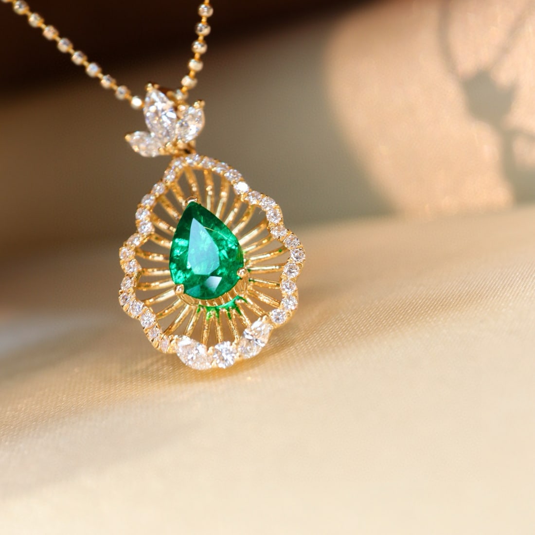 14k Gold 0.93 Ctw Vivid Green Natural Emerald & Diamond Pendant( Without Chain ) - 2