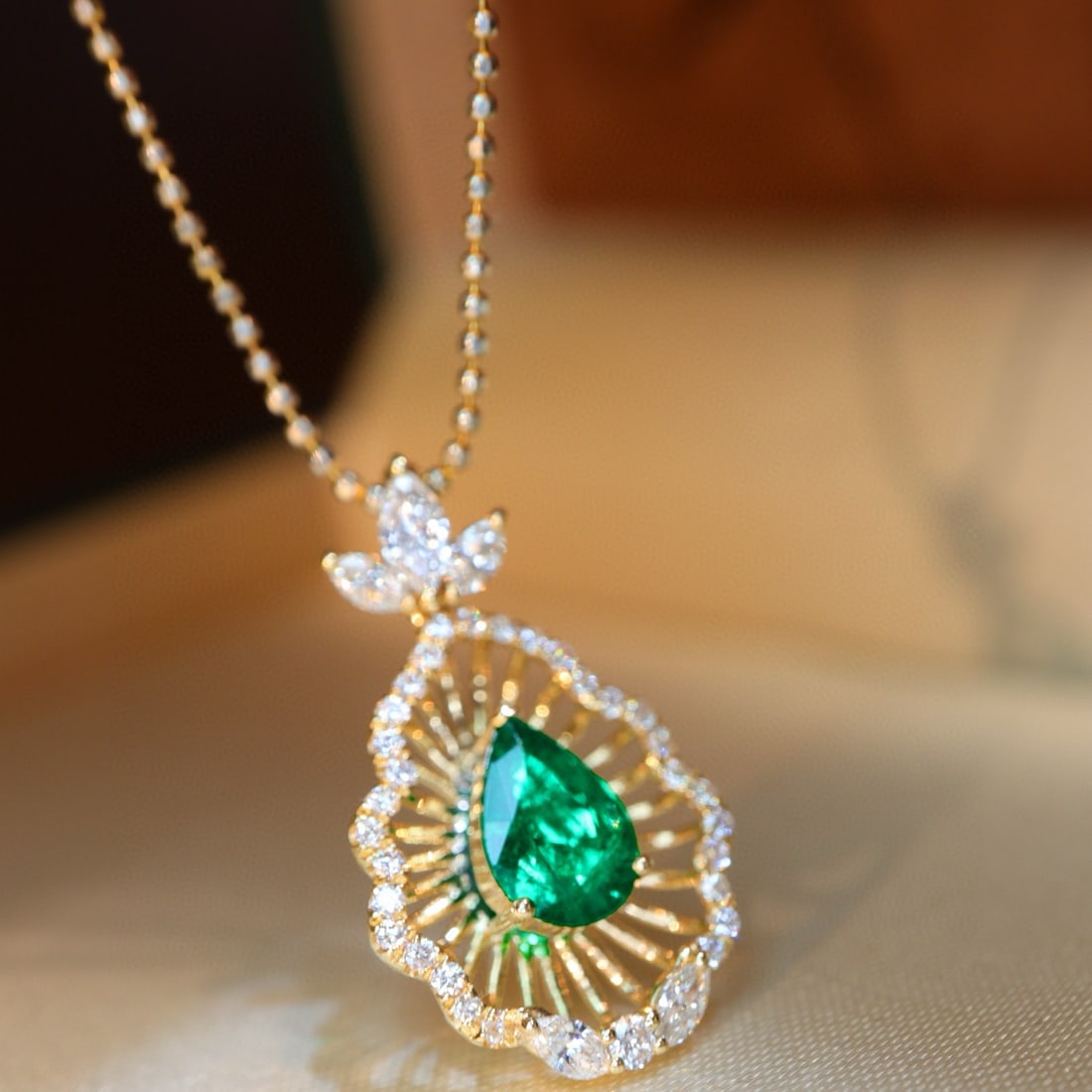 14k Gold 0.93 Ctw Vivid Green Natural Emerald & Diamond Pendant( Without Chain ) - 4