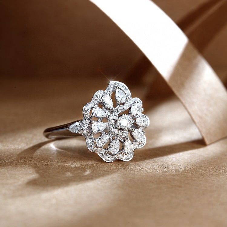 14k Gold 0.97 Ctw Natural H Diamond Ring: Ref:230996078 // gold content:14k gold // ring size:7. 25us // // main gemstone:diamond // shape:pear // carat weight:0. 71ct // clarity grade:vs-si // color:h // treatment:natural // // adjacent gems