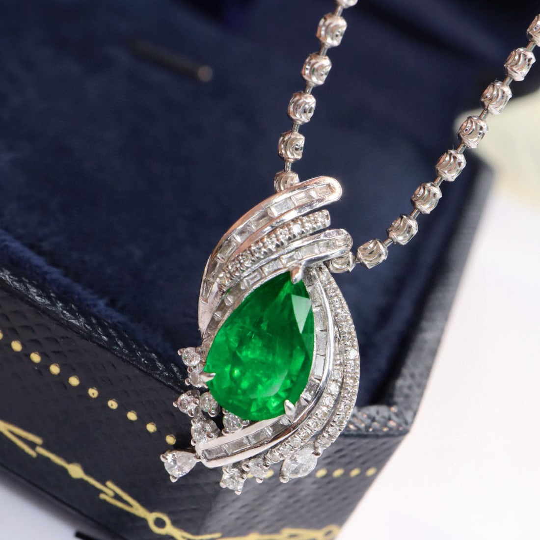 14k Gold 1.45 Ctw Vivid Green Natural Emerald & Diamond Pendant( Without Chain ) - 2
