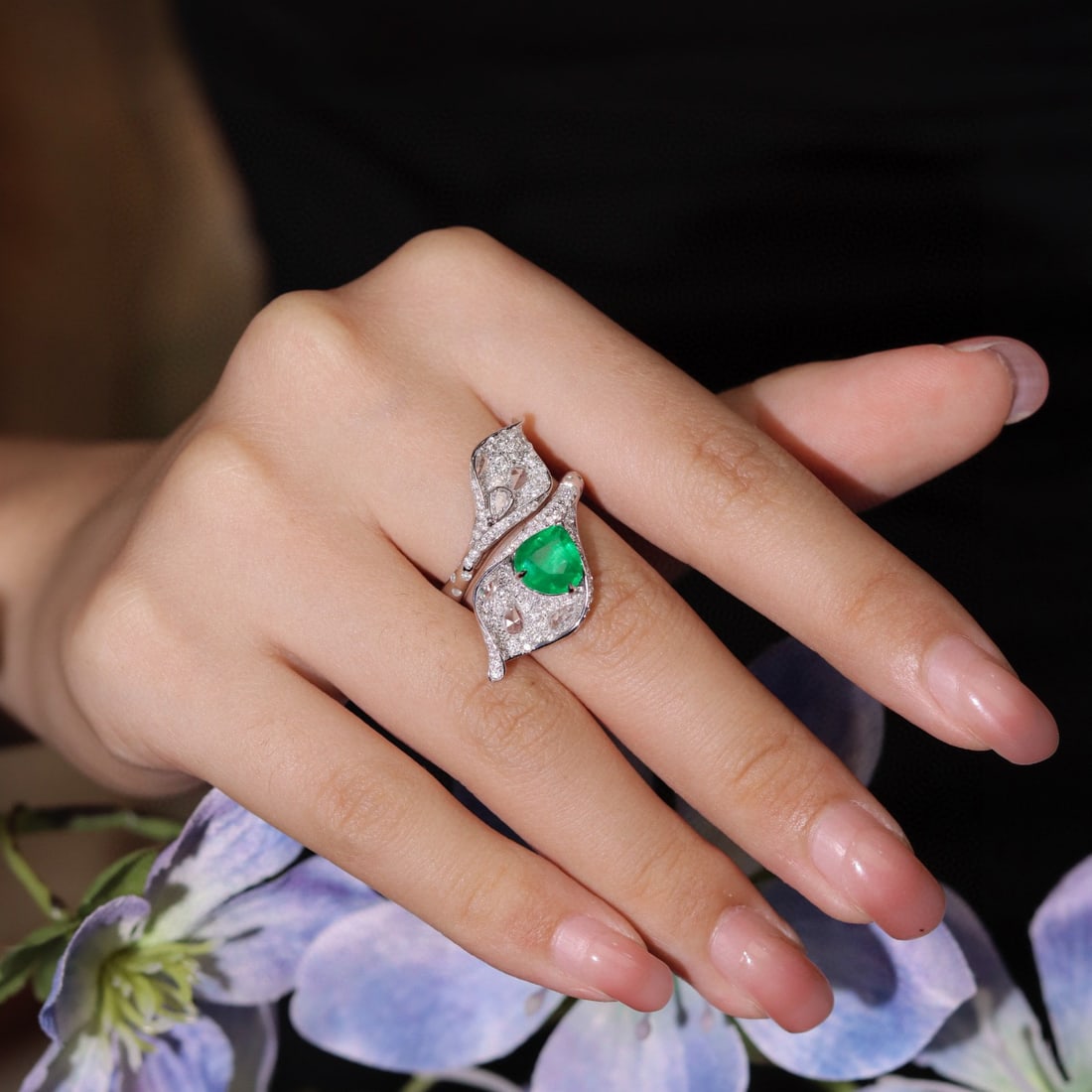 14k Gold 2.96 Ctw Vivid Green Natural Emerald & Diamond Ring - 4