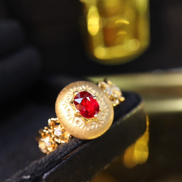 14k Gold 0.64 Ctw Natural Ruby & Diamond Ring: Ref:230996093 // gold content:14k gold // ring size:7. 25us // // main gemstone:ruby // shape:oval // carat weight:0. 55ct // color:pigeonblood red // treatment:natural // // adjacent gemstone 2 :