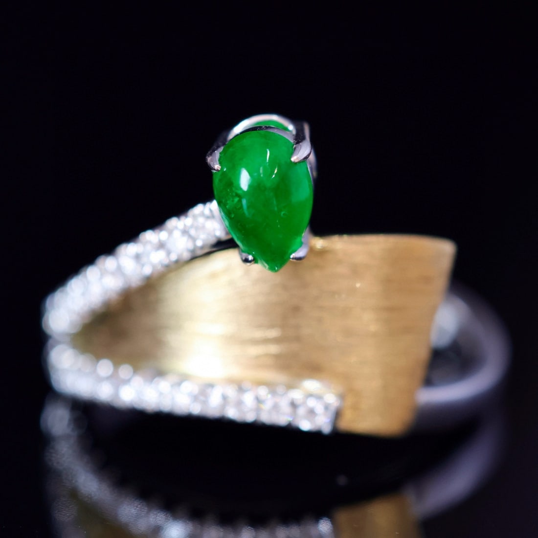 14k Gold 0.69 Ctw Vivid Green Natural Emerald & Diamond Ring - 4