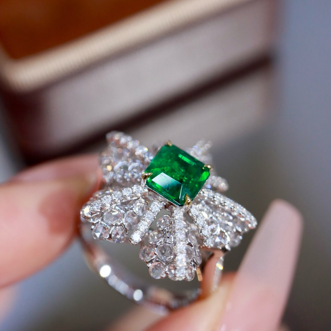 14k Gold 2.48 Ctw Vivid Green Natural Emerald & Diamond Ring - 2
