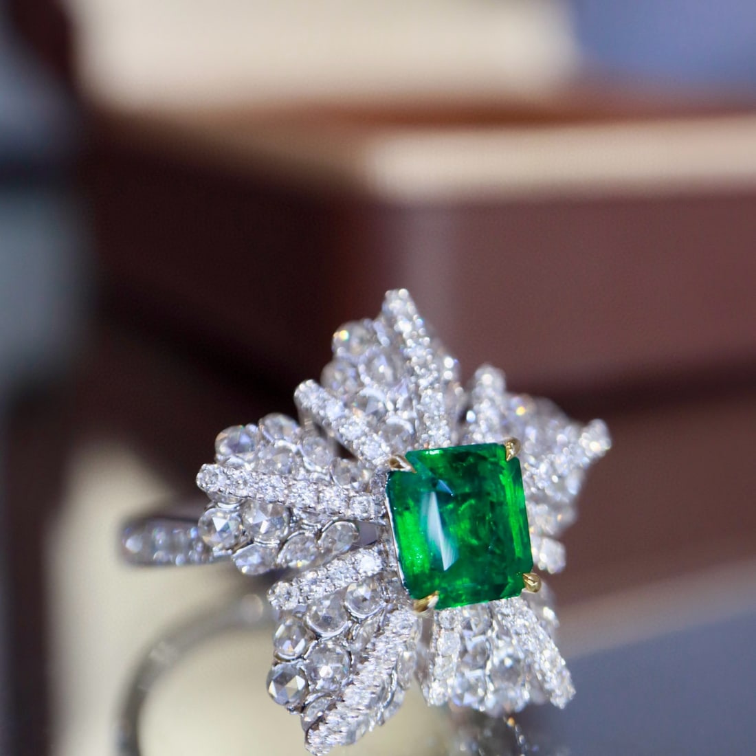 14k Gold 2.48 Ctw Vivid Green Natural Emerald & Diamond Ring - 5