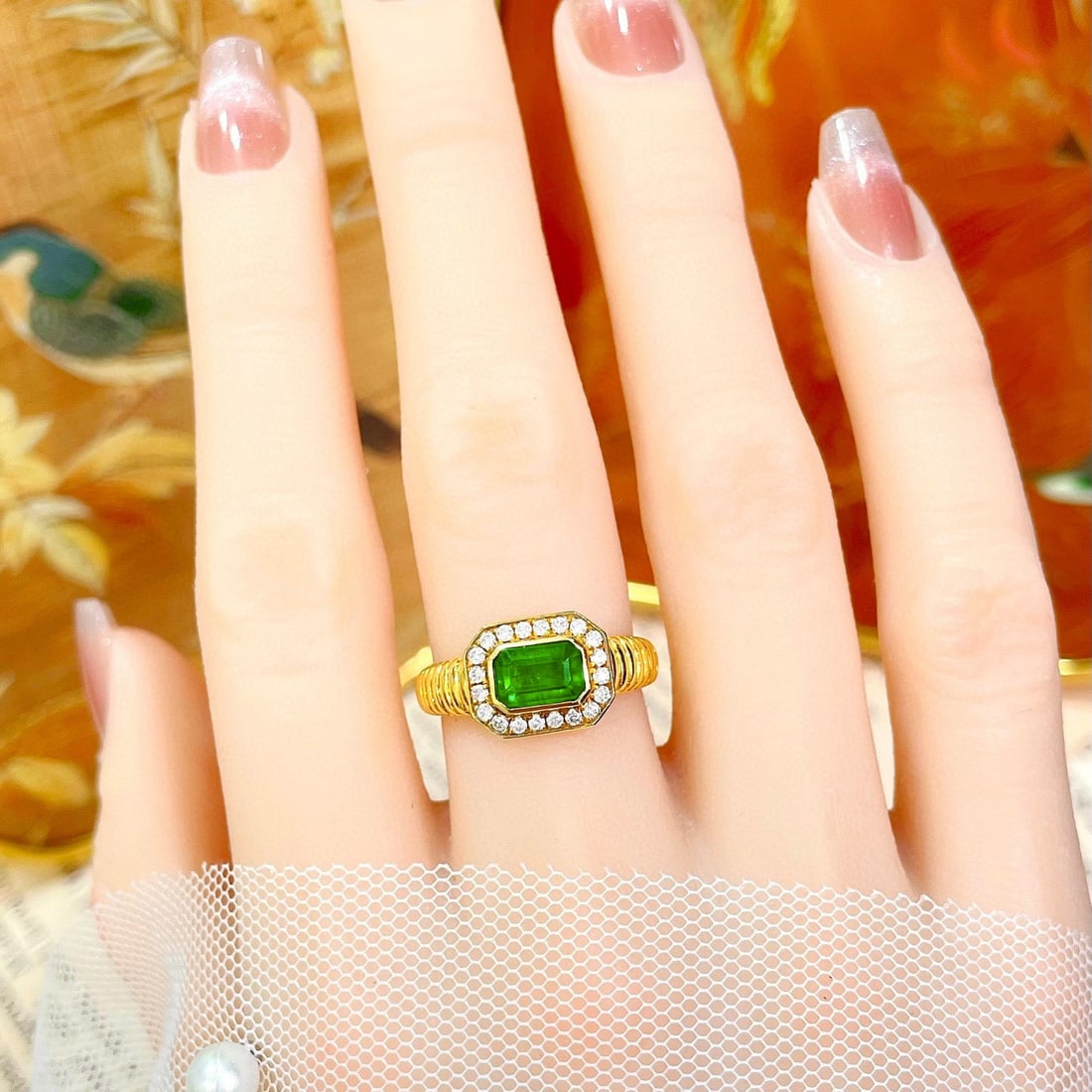 14k Gold 1.03 Ctw Vivid Green Natural Emerald & Diamond Ring - 5