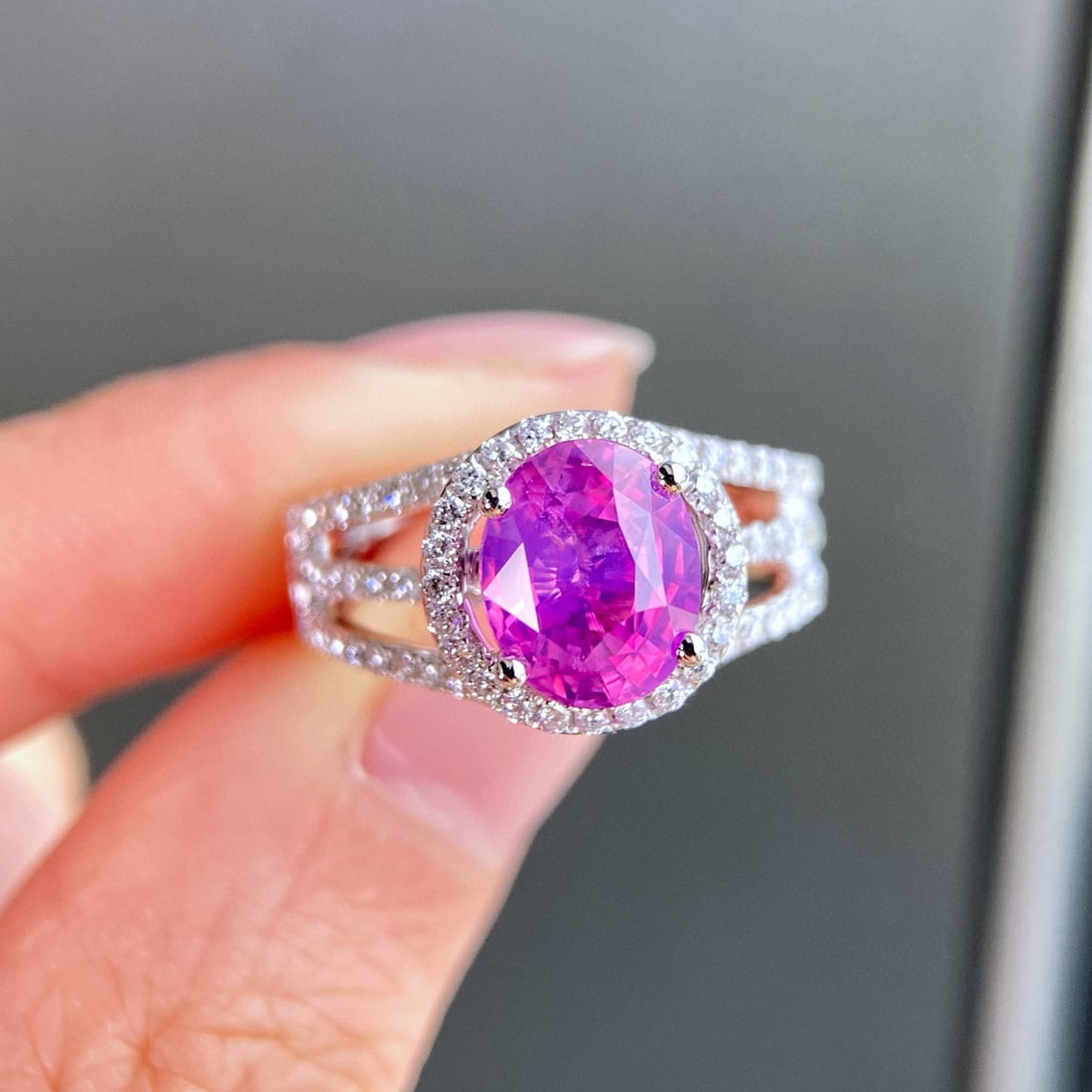 14k Gold 3.44 Ctw Natural Sapphire & Diamond Ring: Ref:230996121 // gold content:14k gold // ring size:7. 25us // // main gemstone:sapphire // shape:oval // carat weight:2. 66ct // color:pink // treatment:natural // // adjacent gemstone 2 : diamond //