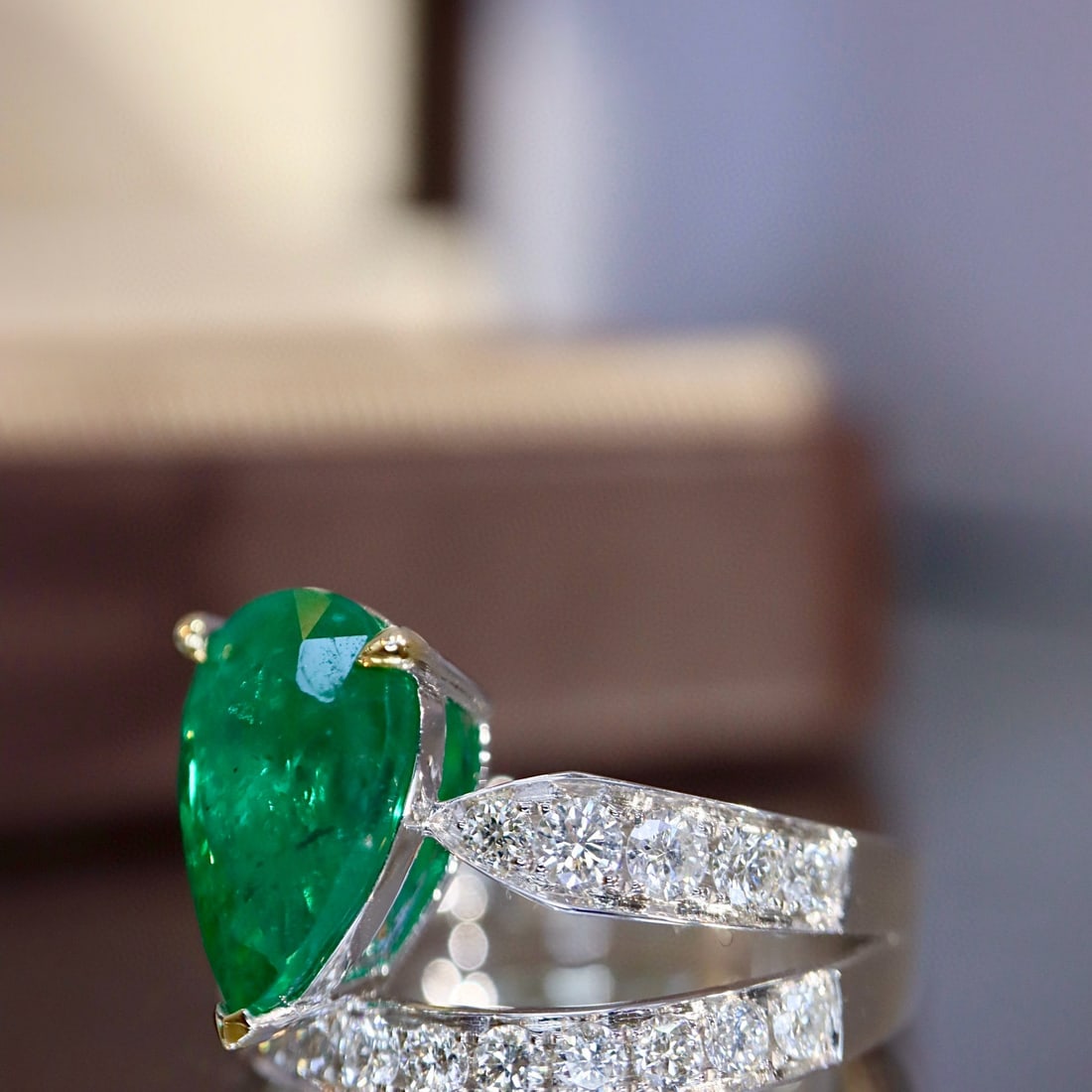 14k Gold 3.35 Ctw Vivid Green Natural Emerald & Diamond Ring - 6