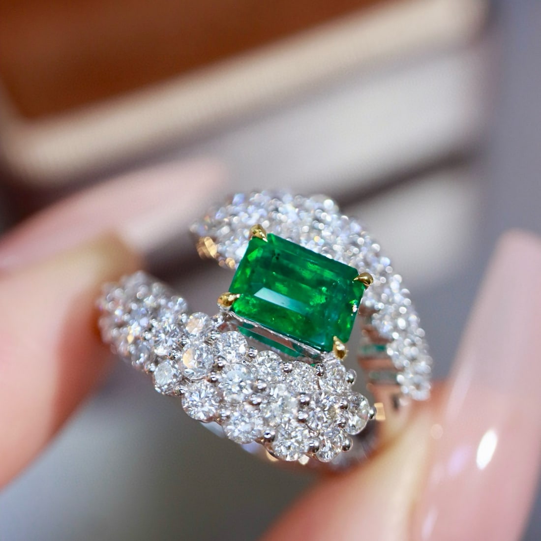 14k Gold 2.38 Ctw Vivid Green Natural Emerald & Diamond Ring - 3